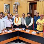 Uttar Pradesh State Legislature Pensioners Association Celebrates Vishwakarma Puja & Seva Sankalp Program on Prime Minister Narendra Modi’s Birthday; VKDL NPA Advisory Council Chairman Vinay Kumar Dubey Felicitated.